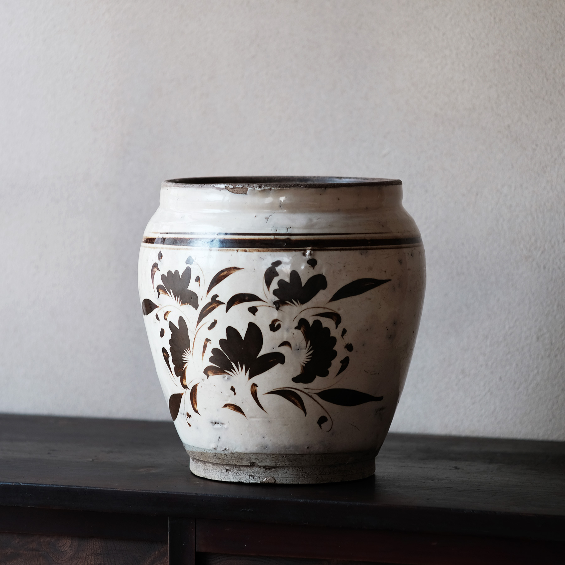 磁州窯 白地鉄絵飛雀草文徳利瓶 玉壺春形瓶