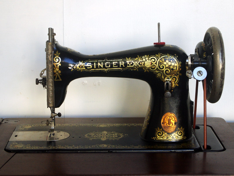 singer ホワイト網足ミシンテーブル引き出しつき