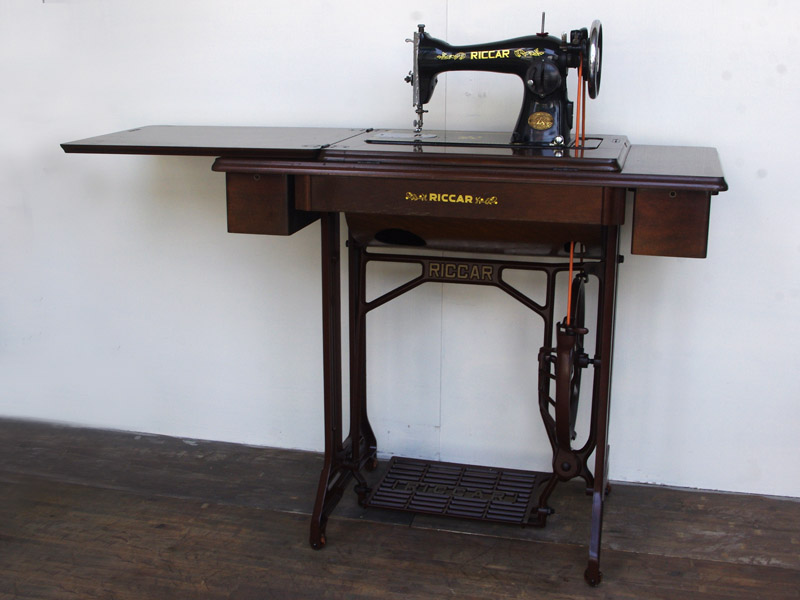 RICCAR 足踏みアンティークミシン