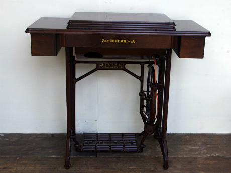 No.572 RICCAR リッカー製 家庭用足踏みミシン：アンティークミシン