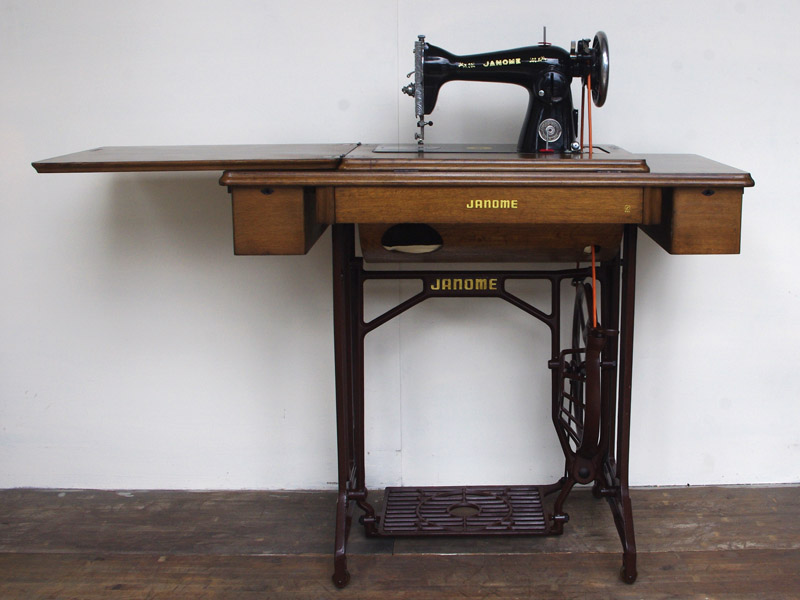 Diana クラシックミシン 手動ペダル式 Diana クラシックミシン 手動