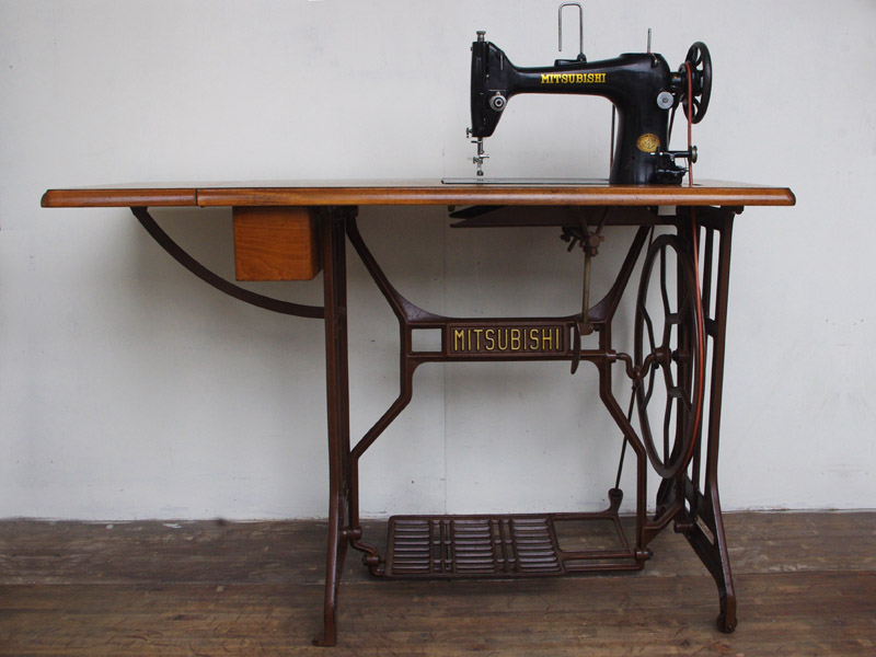 昭和レトロ足踏みミシン三菱ヴィンテージ 昭和レトロ 足踏みミシン
