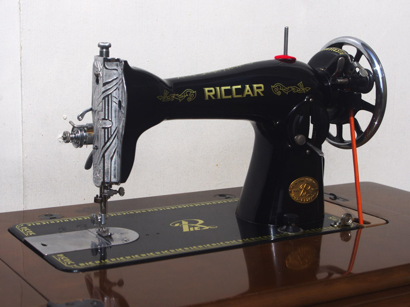 ハンドメイドテーブルRICCAR 足踏みミシンミシン台アンティーク