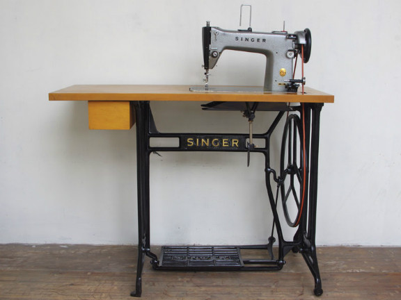 No.190 SINGER 188U シンガー製 職業用足踏みミシン：アンティーク