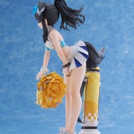 スカート丈が気になりながらも、一生懸命応援！『ブルアカ』より