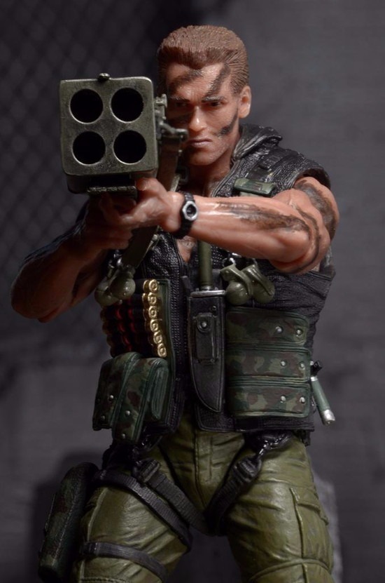 プレデター NECA シュワちゃん アクションフィギュア 迷彩服 武器付き