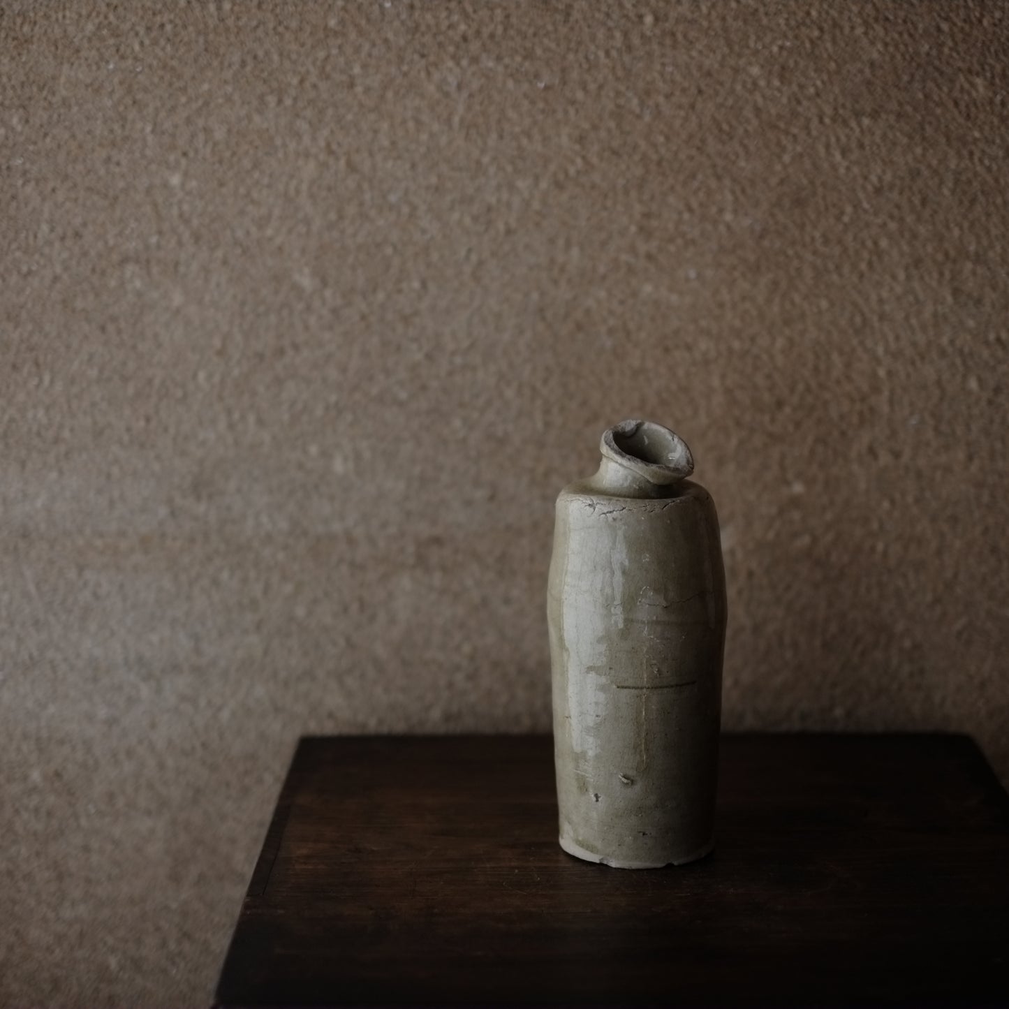 ひしゃげ灰釉徳利 瀬戸・美濃 (江戸時代) – 逢季荘