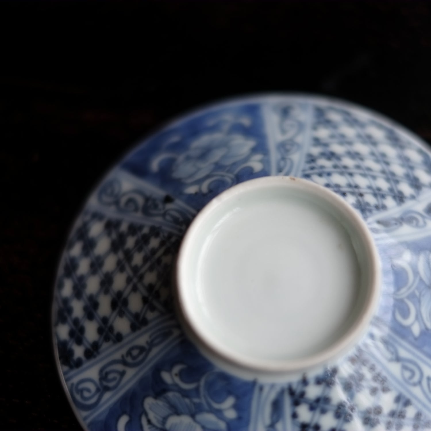 古伊万里 牡丹図 菱格子四弁花文 蓋付碗 (江戸後期) – 逢季荘