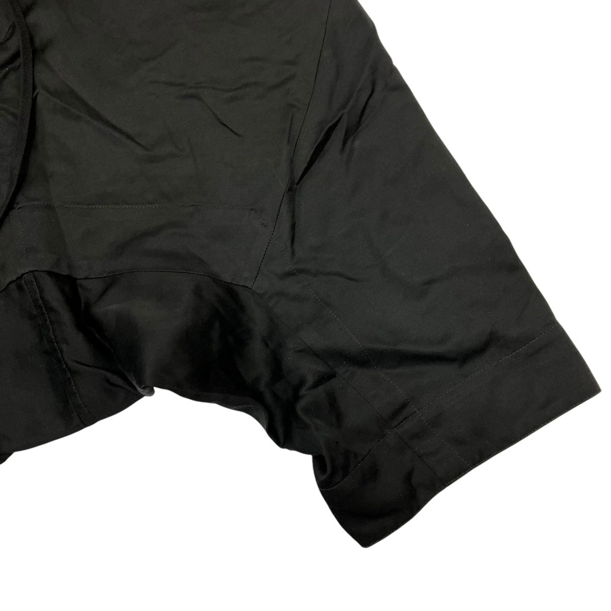 JULIUS 23SS サテンジオメトリックシームドオーバークロッチパンツ