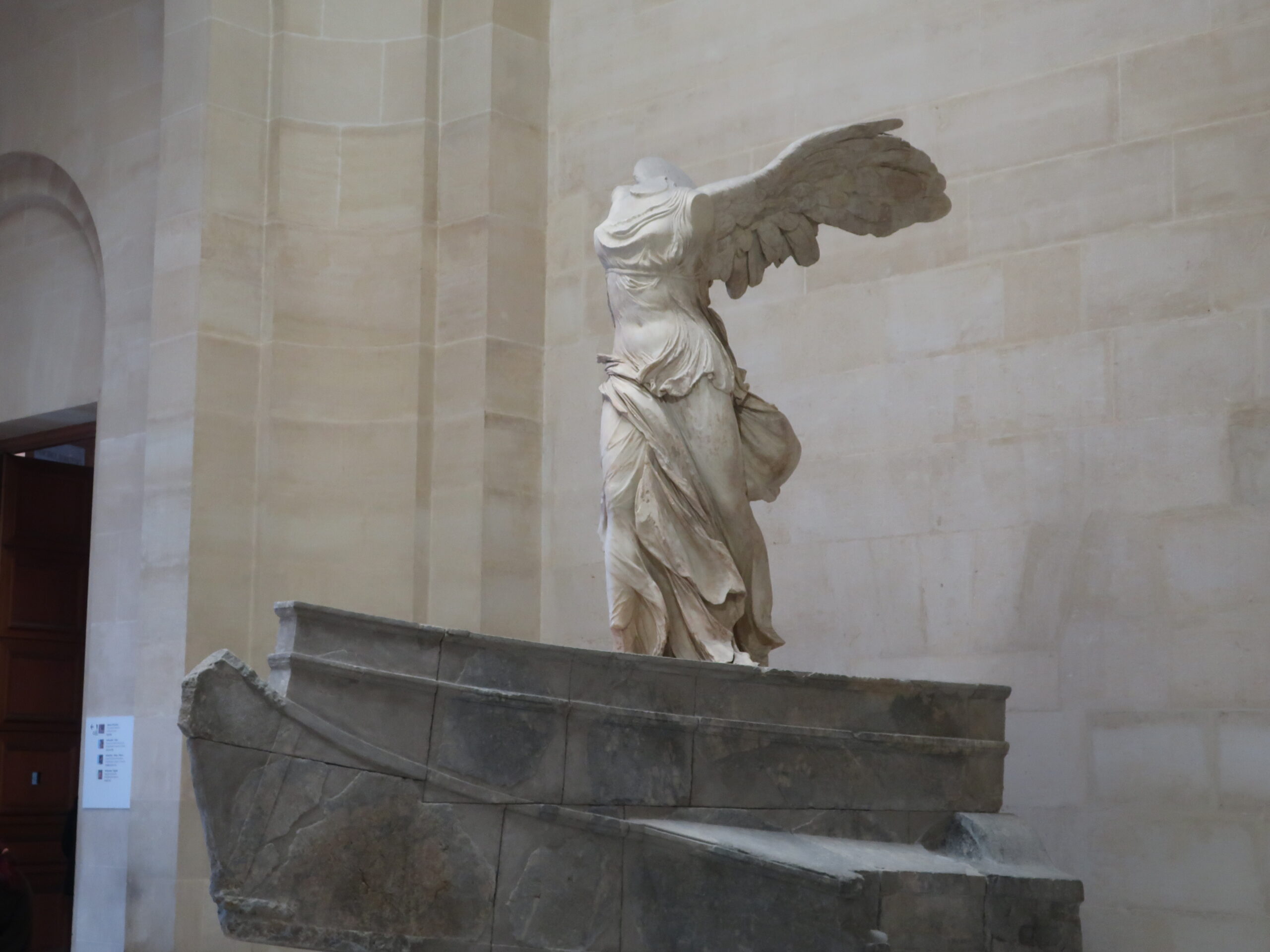 12）『サモトラケのニケ』の魅力と歴史、超絶技巧について解説！～ぜひ