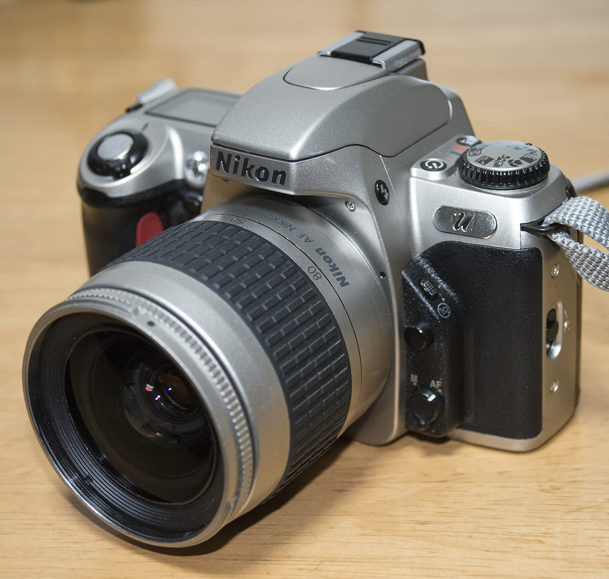 フィルムカメラ 一眼レフ Nikon U AFNikkor 28-80㎜ フィルムカメラ