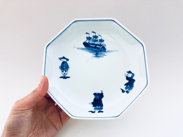 三人異人と帆船 正八角6寸皿 しん窯青花
