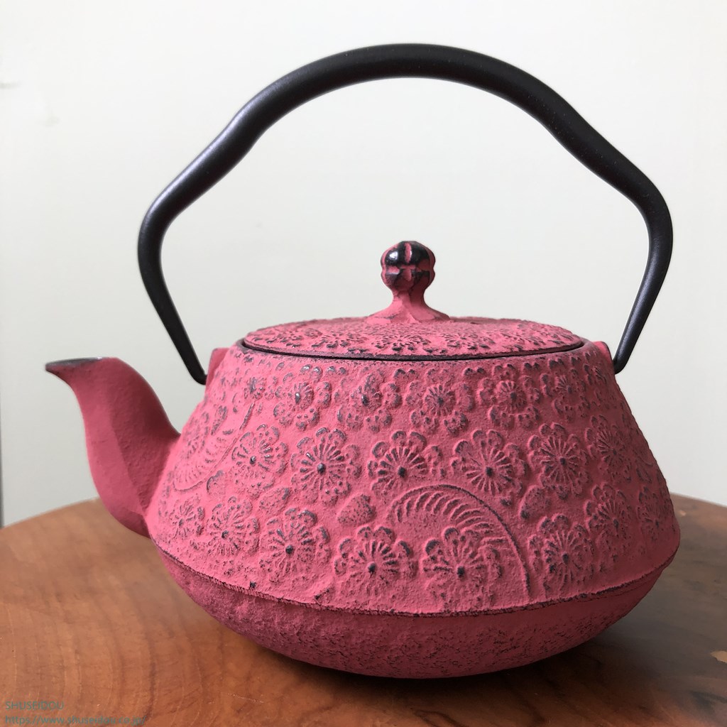 OIGEN】南部鉄器急須／まろみアラレ(白ピンク)＆瓶敷／アラレ14cm