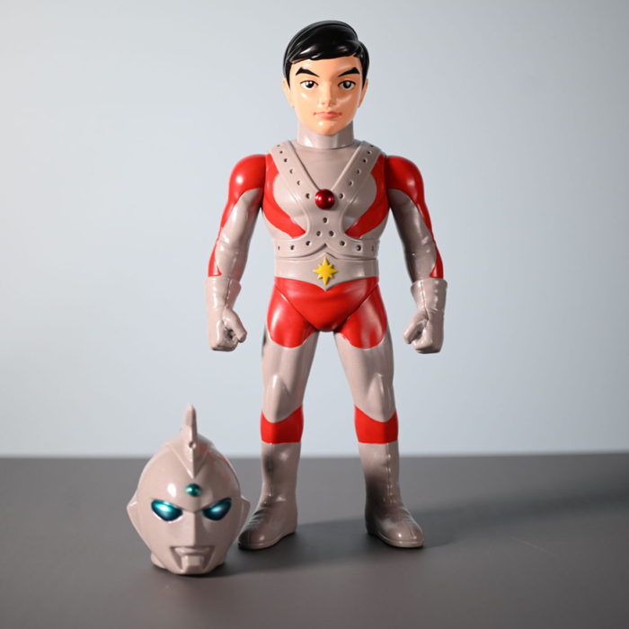 ギャラリー＆ショップ・墓場の画廊にPLANET X製の「正義の宇宙人」が