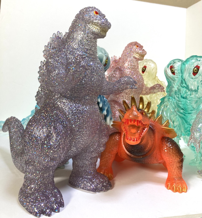 マルサンの「東宝怪獣350福袋〈特撮のDNA最終入荷分〉」が東京タワーの