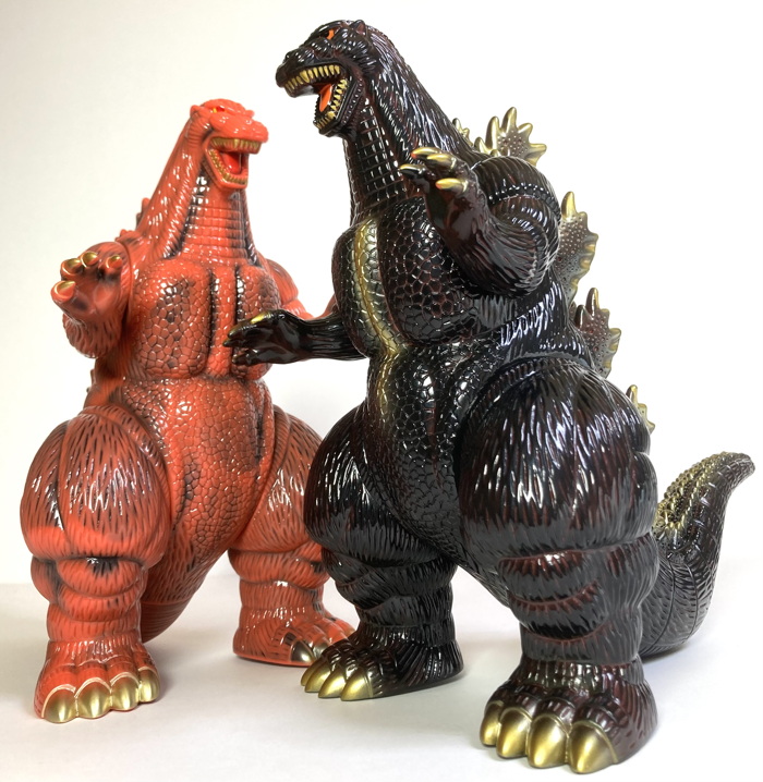 東急ハンズ渋谷店にハロウィン仕様のマルサン製「GODZILLA 350」出現