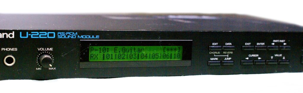 Roland U-220 音源モジュール (2段目)