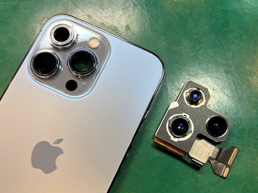 iPhone13Pro カメラレンズ割れ、カメラのピントが合わない