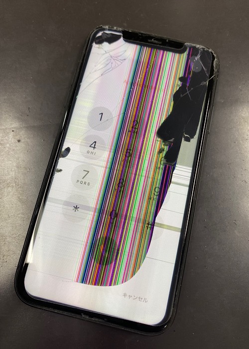 iPhoneの画面がぐっちゃぐちゃ！！なんでこんなんになるん…。～仙台市