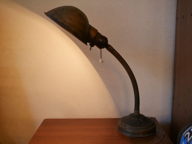 アンティーク アルミ製 古いデスクライト スタンドライト – smileantiques