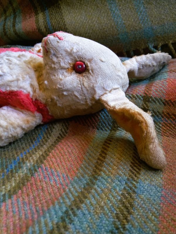 HAPPY PRICE！☆赤いパンツのうさぎ アンティークのラビット 26cm