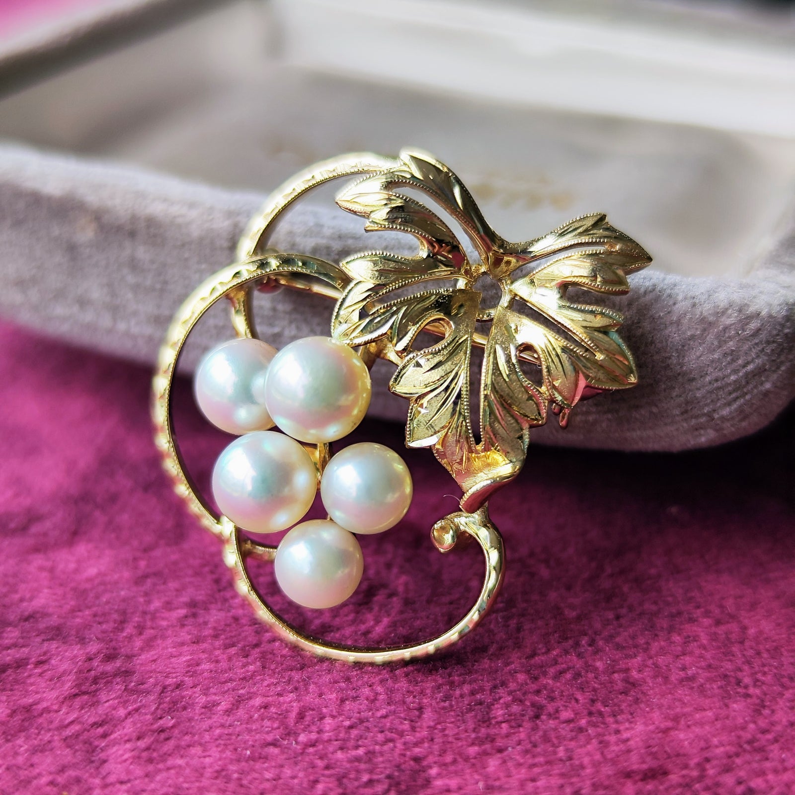 Mikimoto ミキモト真珠 K14WGブローチ あこや真珠 ぶどうモチーフ