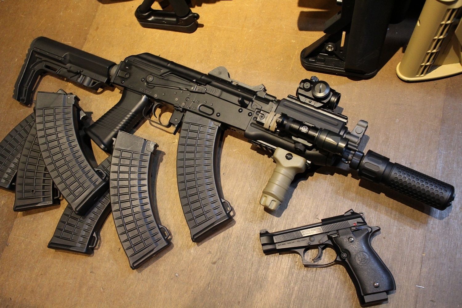 東京マルイ 次世代電動ガン AKS74U 近代化改修セット付 東京マルイ 次