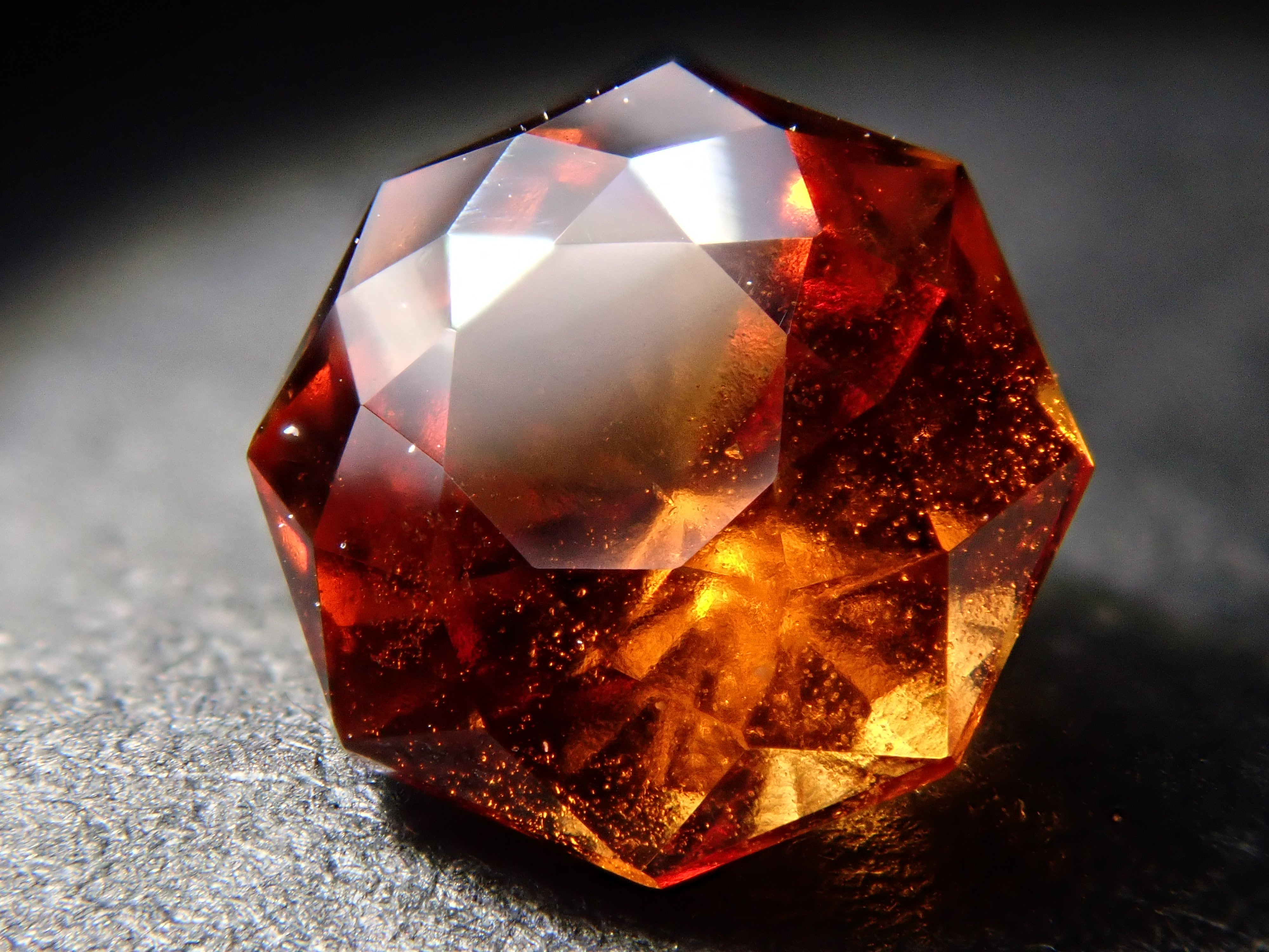 ヘソナイトガーネット - 通販｜宝石鑑定士が運営【カラッツSTORE】