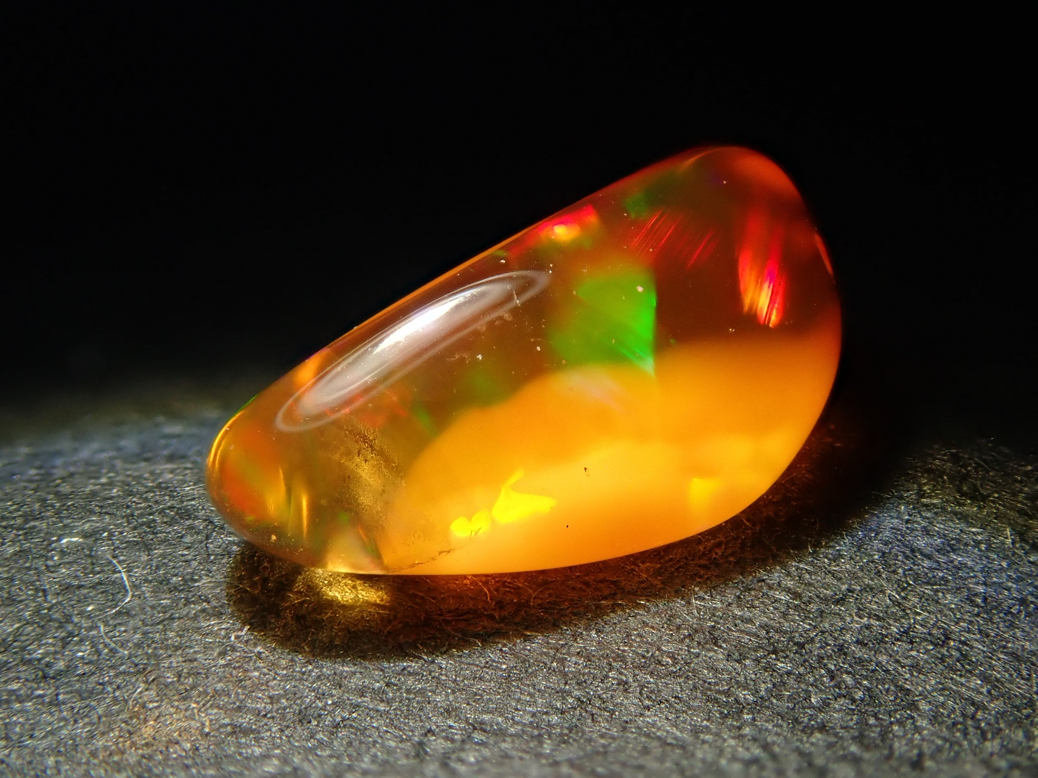 エッグインオパール 0.672ctルース