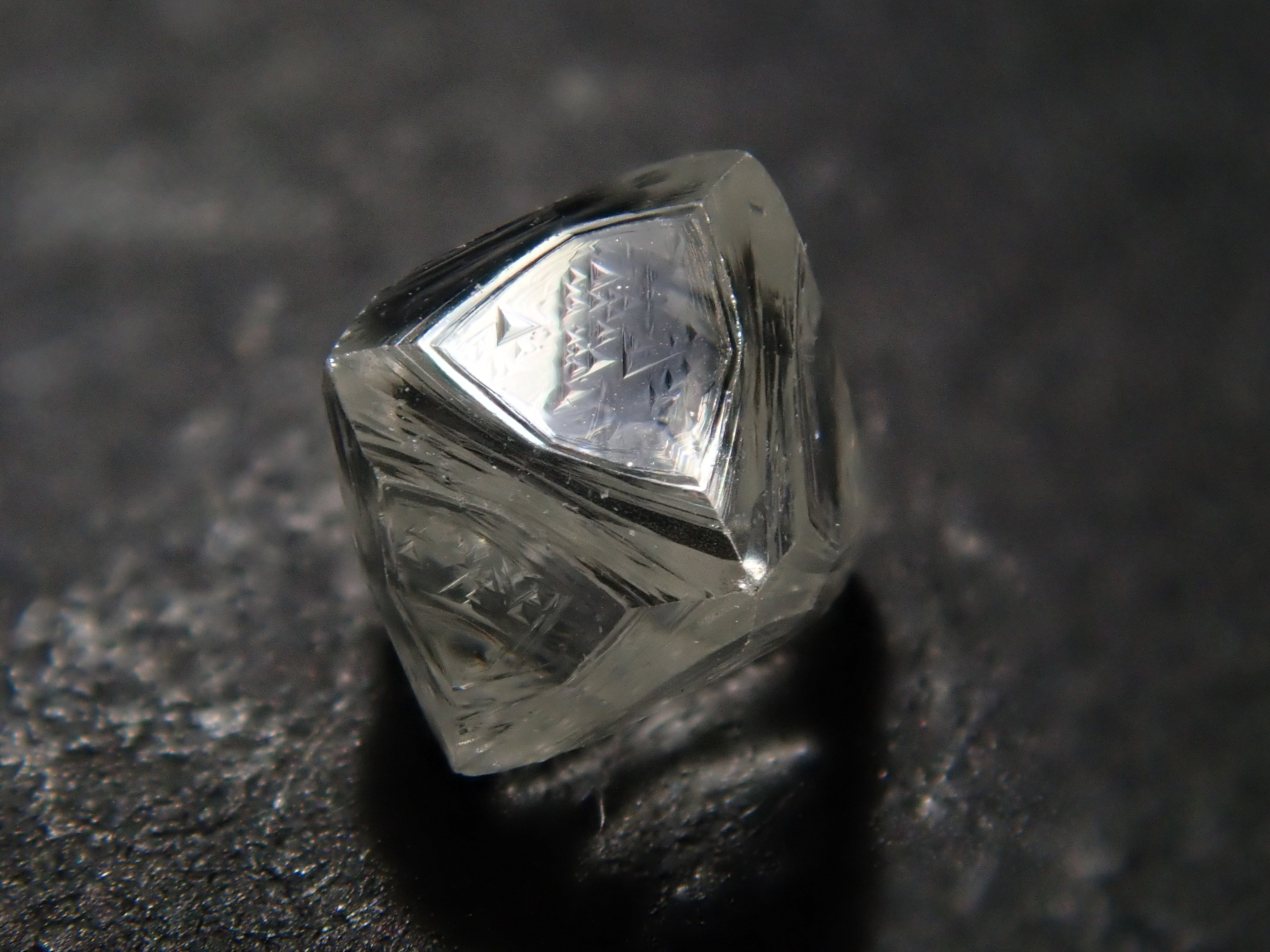 ダイヤモンド結晶（八面体結晶）☆0.23 天然 ダイヤモンド ソーヤブル