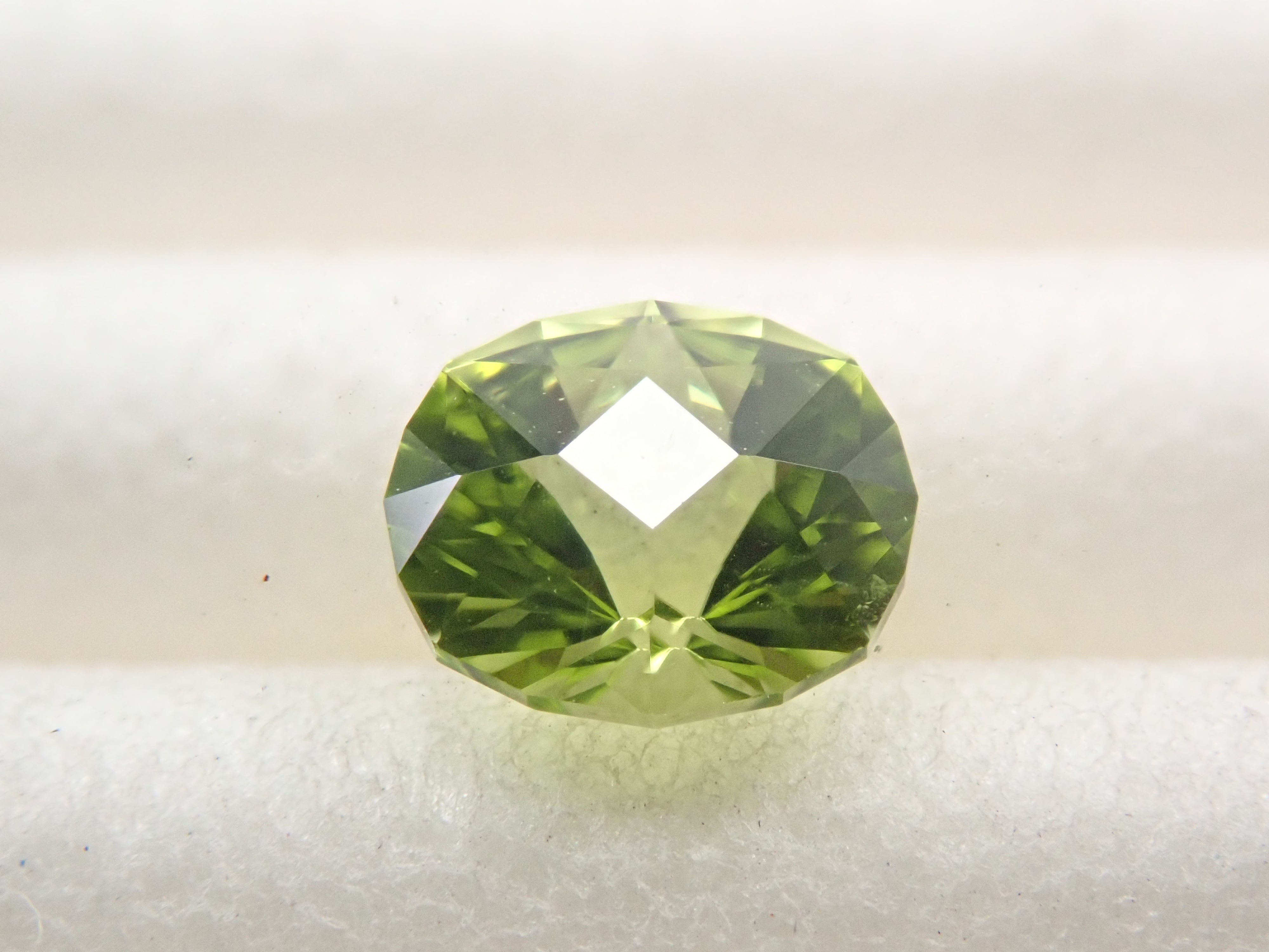 ○いくらです○（666）ペリドットファセットカット 2連 42㌢ …他