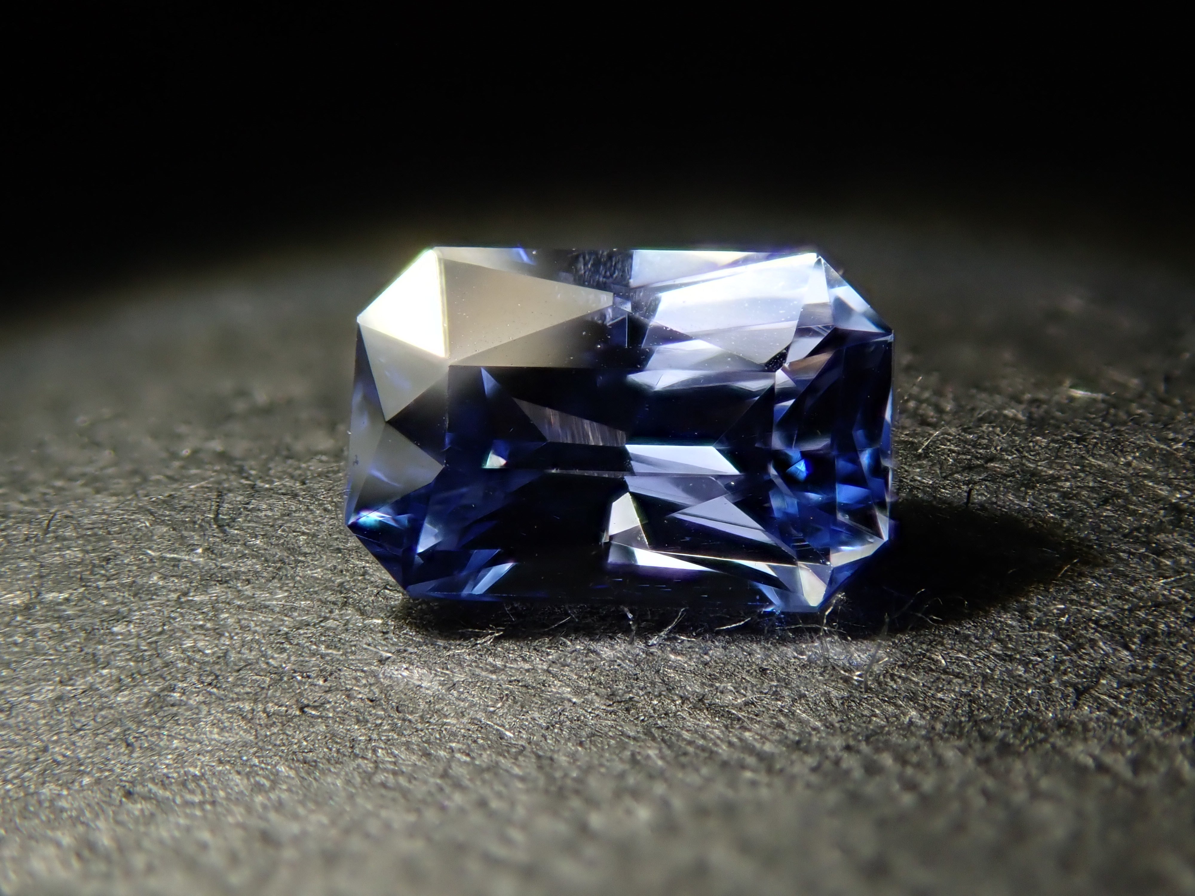 タンザニア産タンザナイト 0.432ctルース