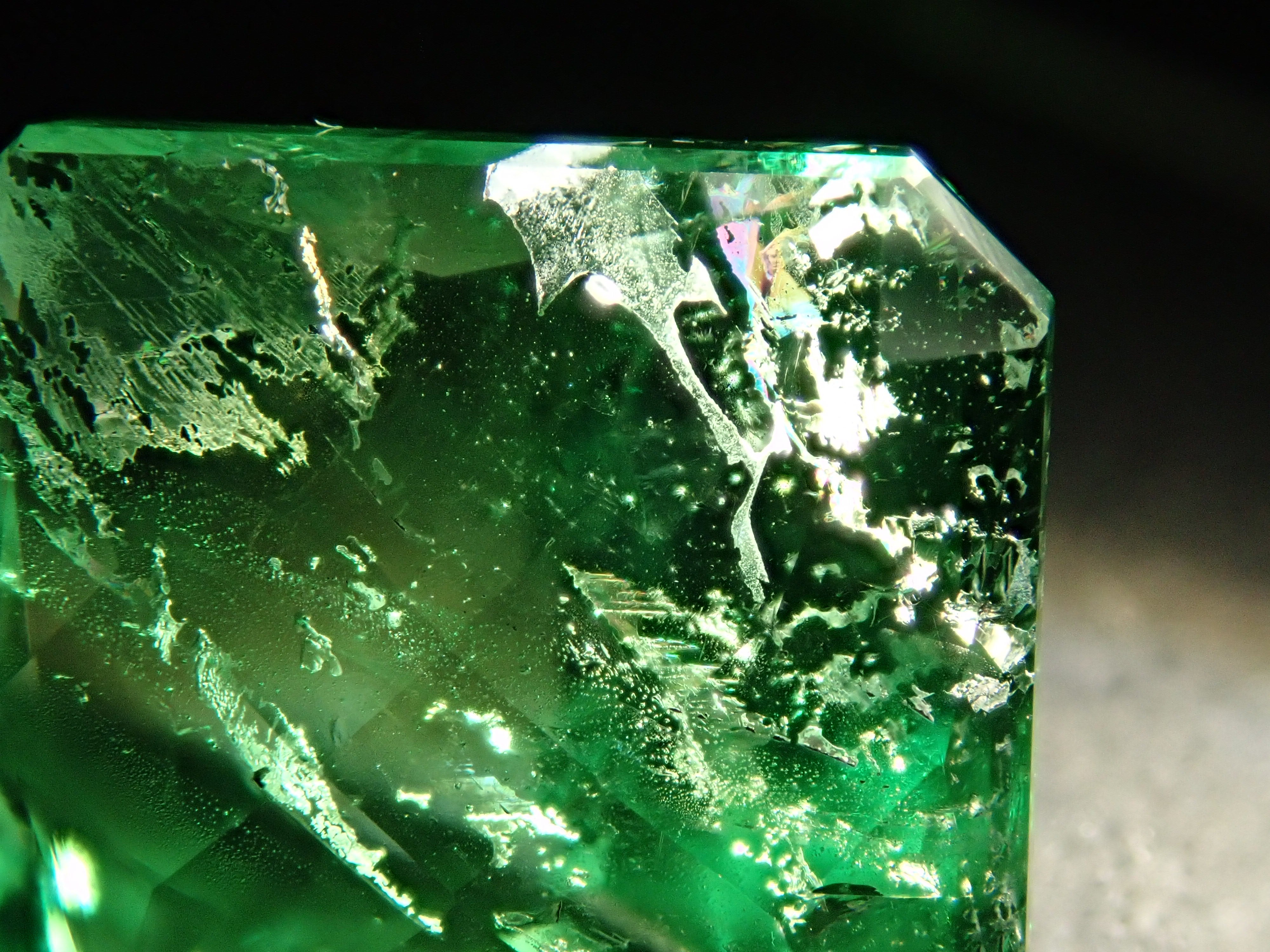 コロンビア産フローライト 6.327ctルース