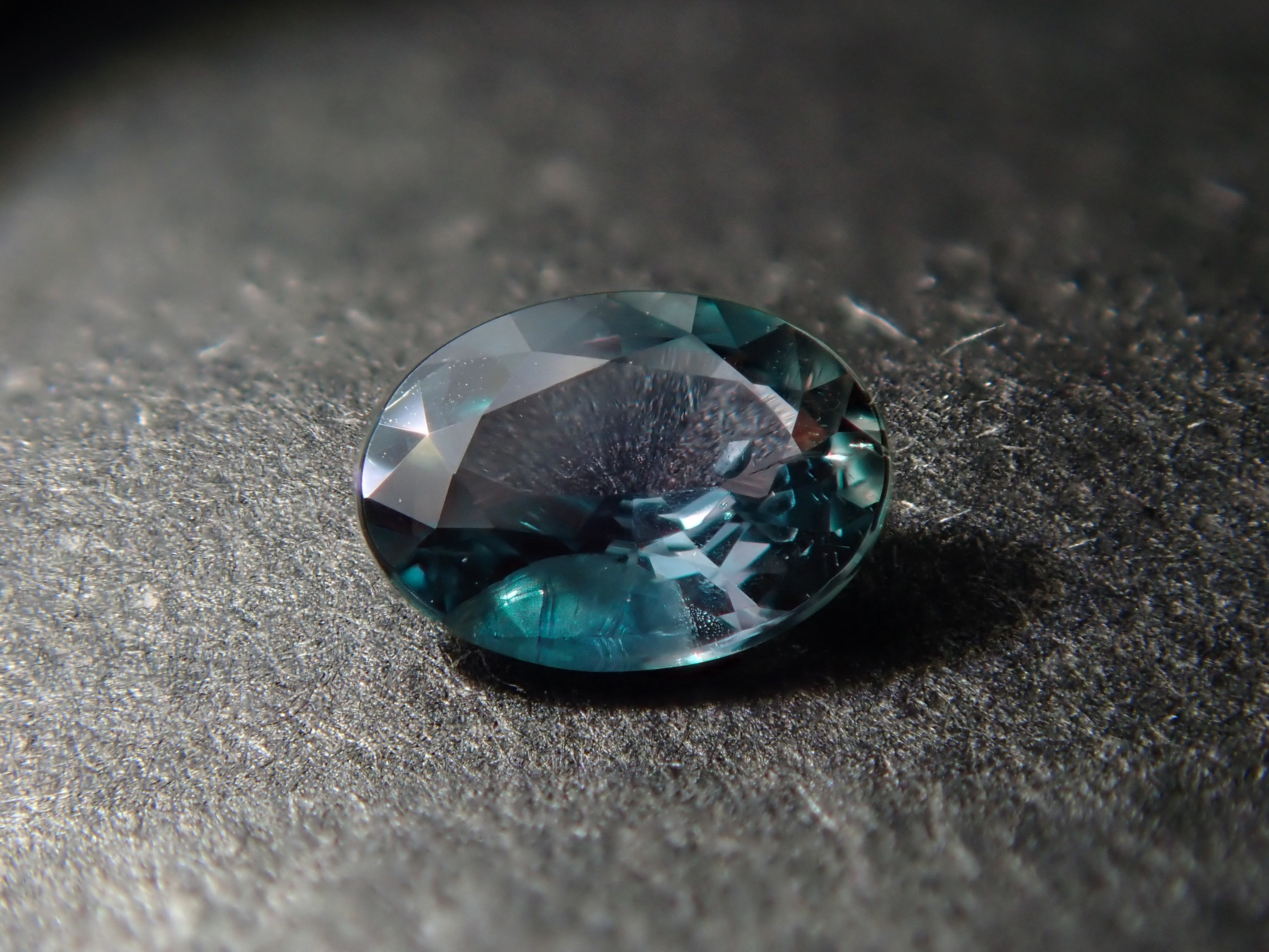 ブラジル産アレキサンドライト 0.099ctルース