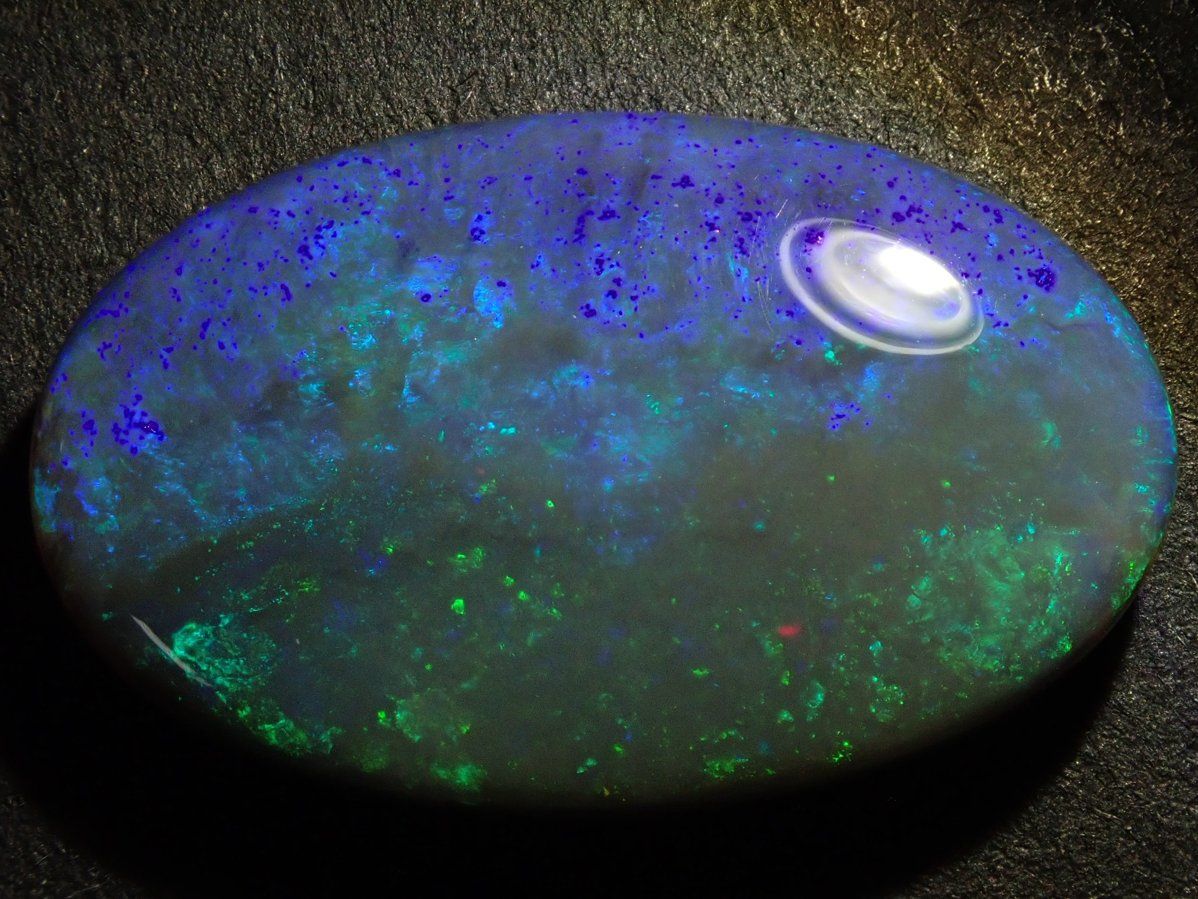 大粒 オーストラリア アンダムーカ産 ブラックオパール 天然オパール