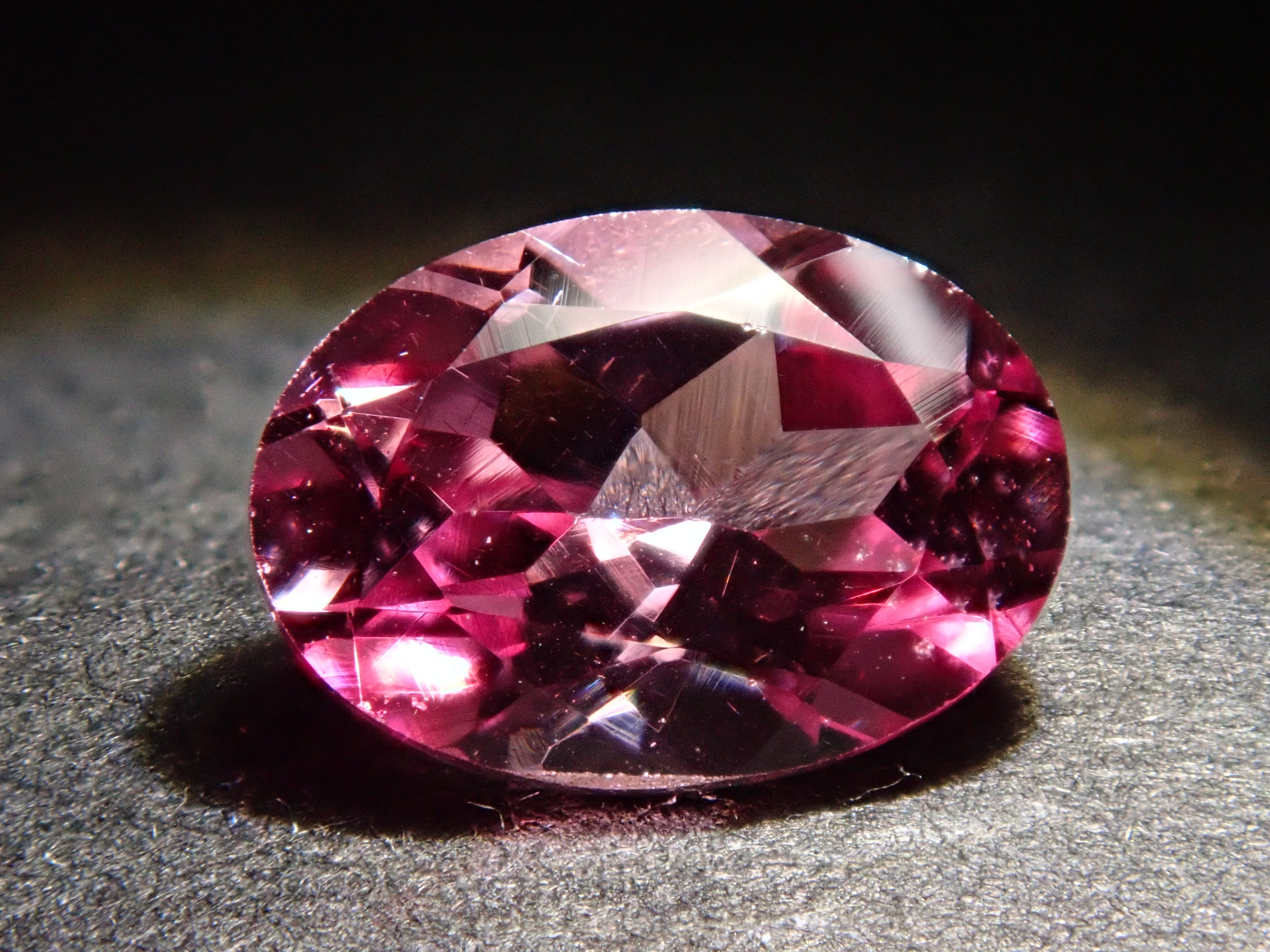 ウガンダ産 カールウエルナイ 78mm 【公式通販】