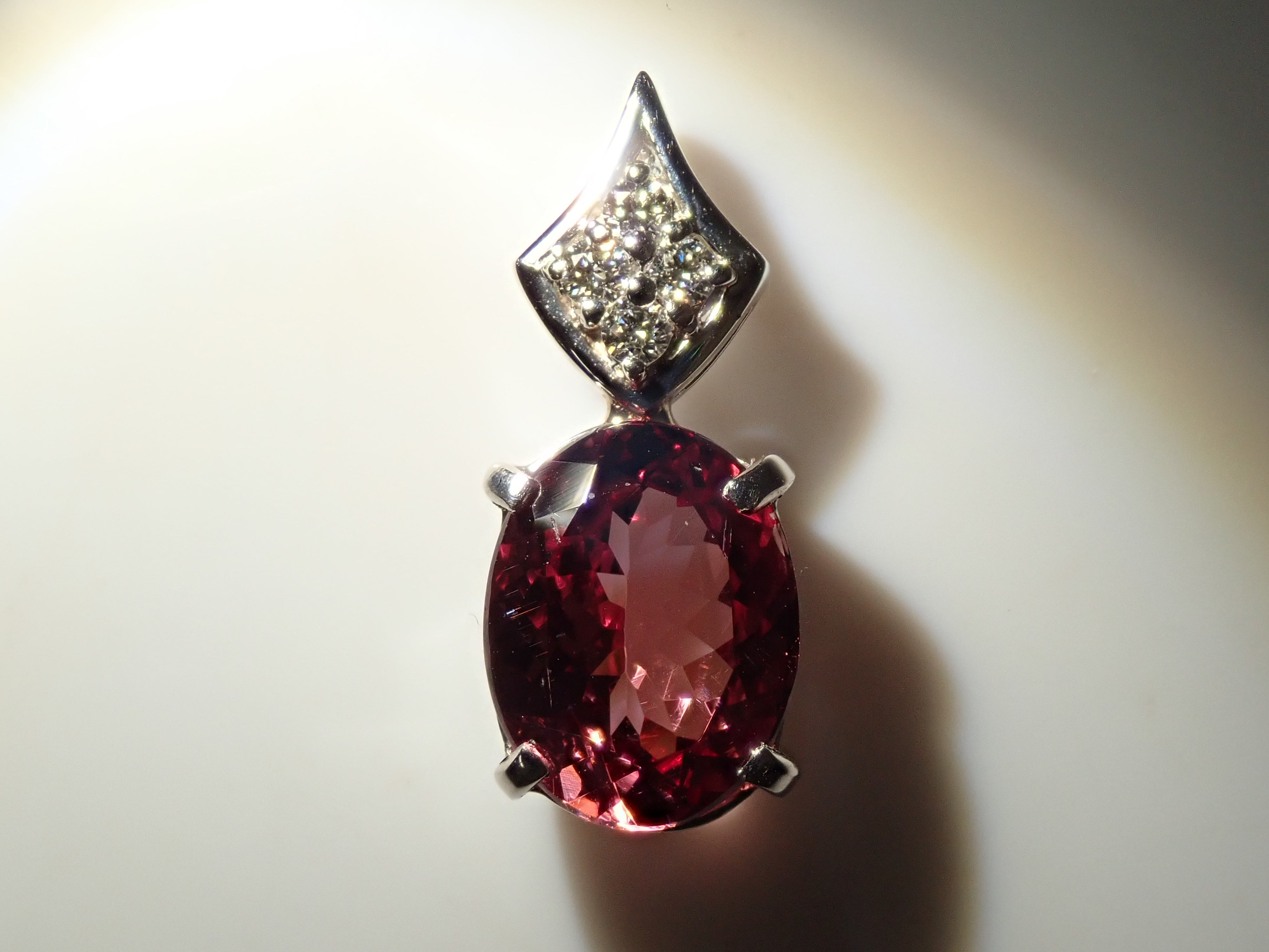 プラチナ pt900刻印 ガーネットのペンダント 3g 【公式通販】