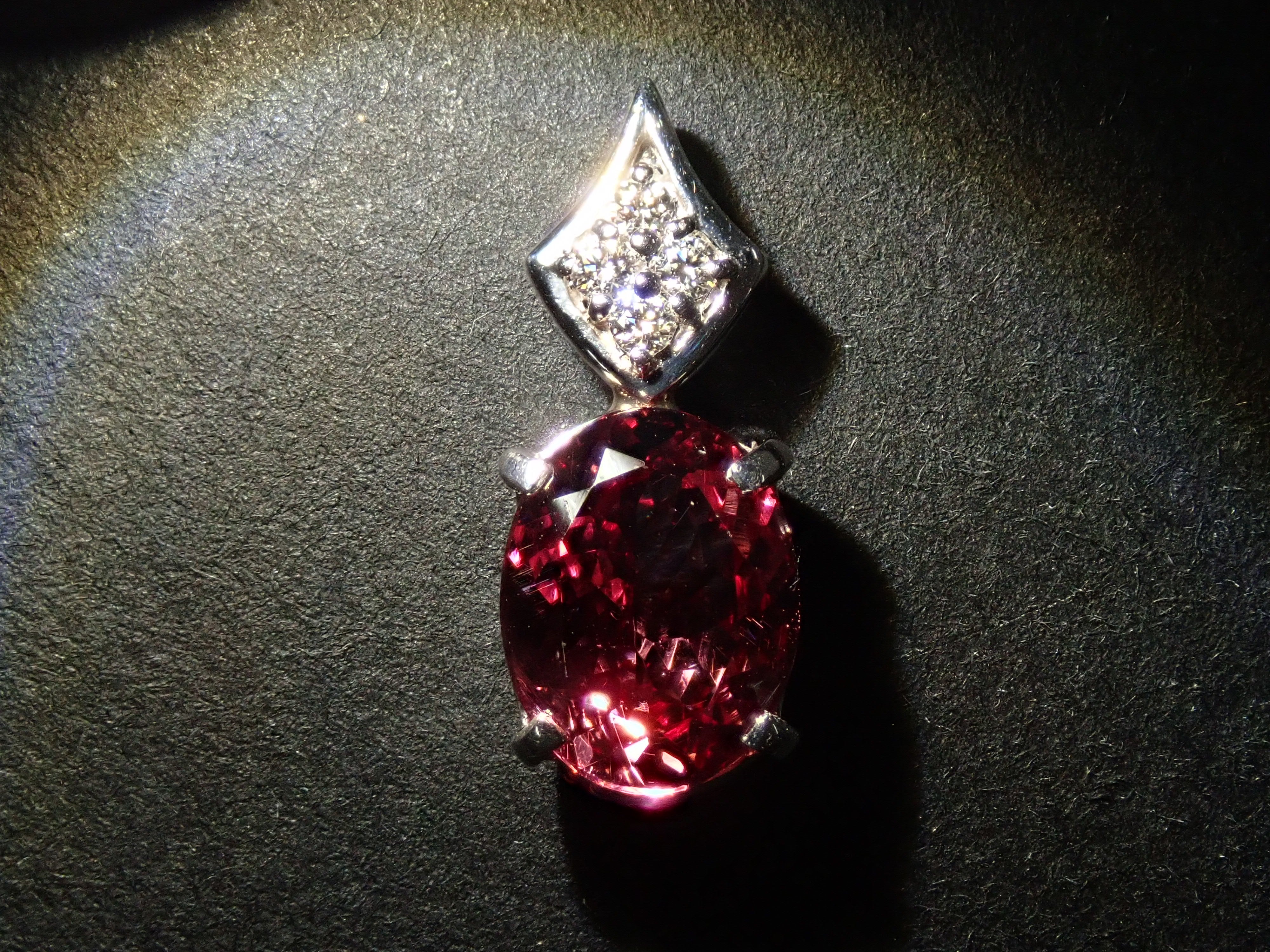 プラチナ pt900刻印 ガーネットのペンダント 3g 【公式通販】