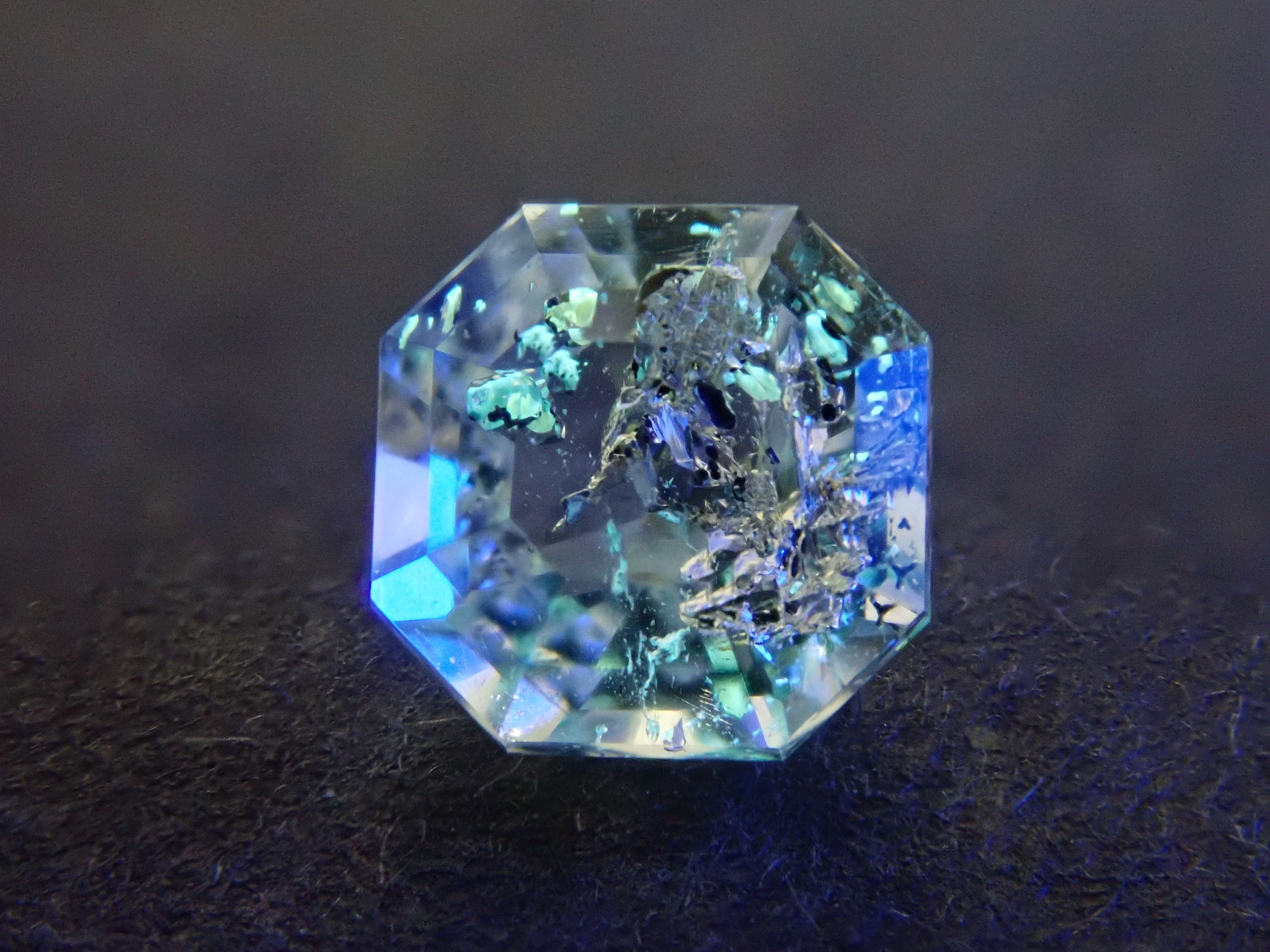 クンツァイト ルースストーン 宝石 パキスタン産 楽天市場