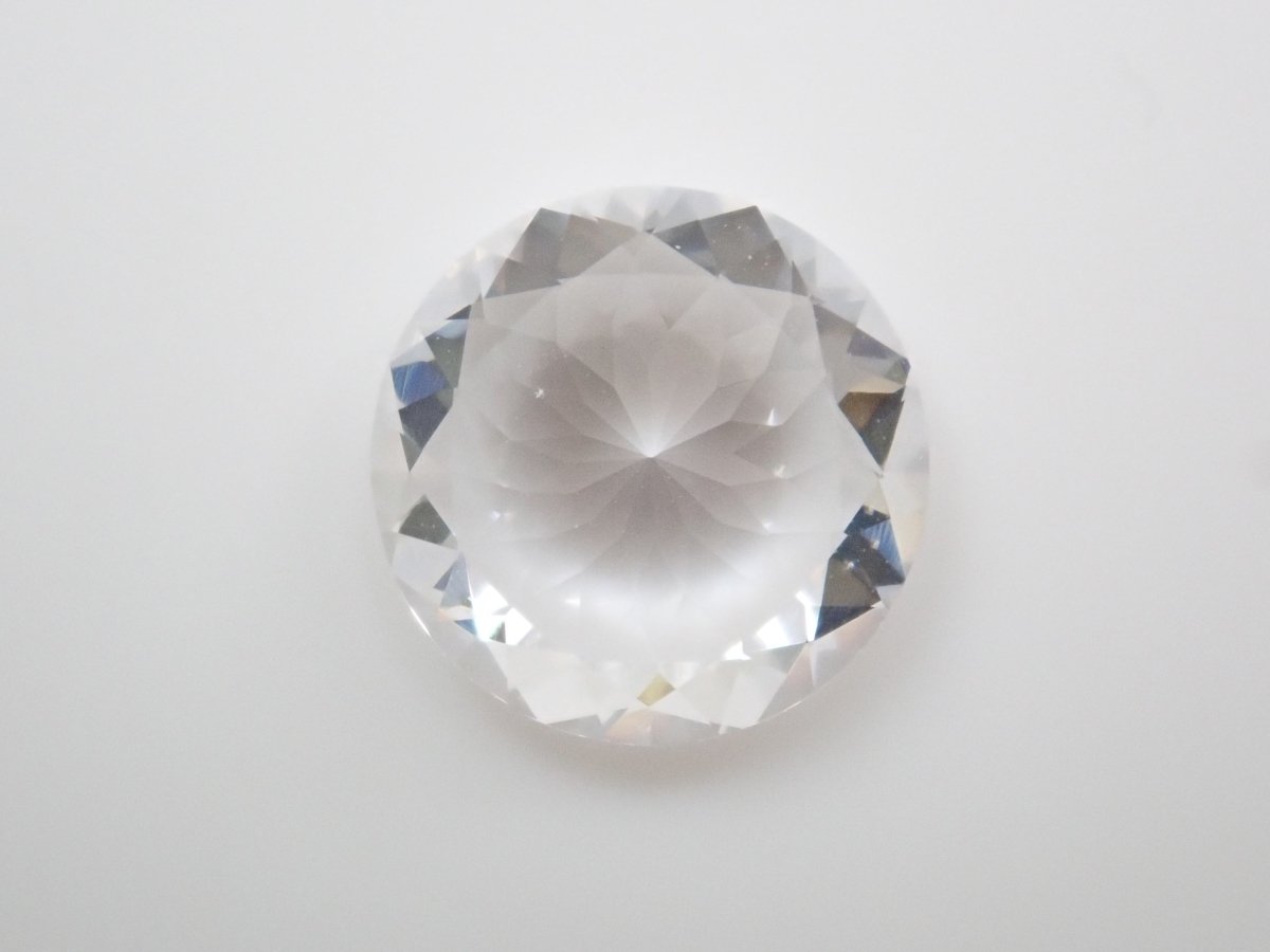 YAG ヤグ イットリウムアルミニウムガーネット ルース ダイヤ 蛍光鉱物