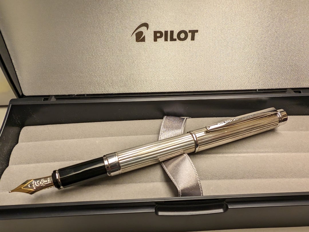 PILOT 廃盤 万年筆 18K M シルバー グランセ PILOT 廃盤万年筆 18K M