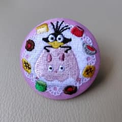 新品】ジブリ 千と千尋の神隠し 坊ネズミ ハエドリ 缶バッジ 刺繍