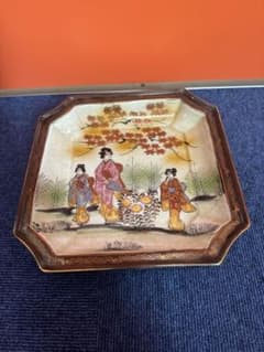 1831 薩摩焼 花草美人図 皿 20cm 時代物 - メルカリ