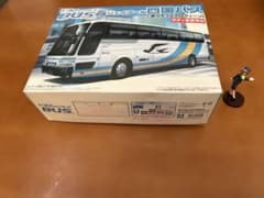 1/32 ジェイアール四国バス プラモデルボディ塗装済 +バスガールおまけ