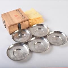 平安 邃古居 秦蔵六造 純錫 倣張萬順之作意 圓式茶托 五客 共箱 GR9455