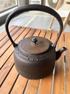 日本の鋳鉄製鉄瓶 蓋付き - メルカリ