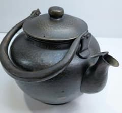 P987 希少 芳燕堂 鎚起銅器 銅瓶 手打ち 槌目 薬缶 昭和27年刻 - メルカリ
