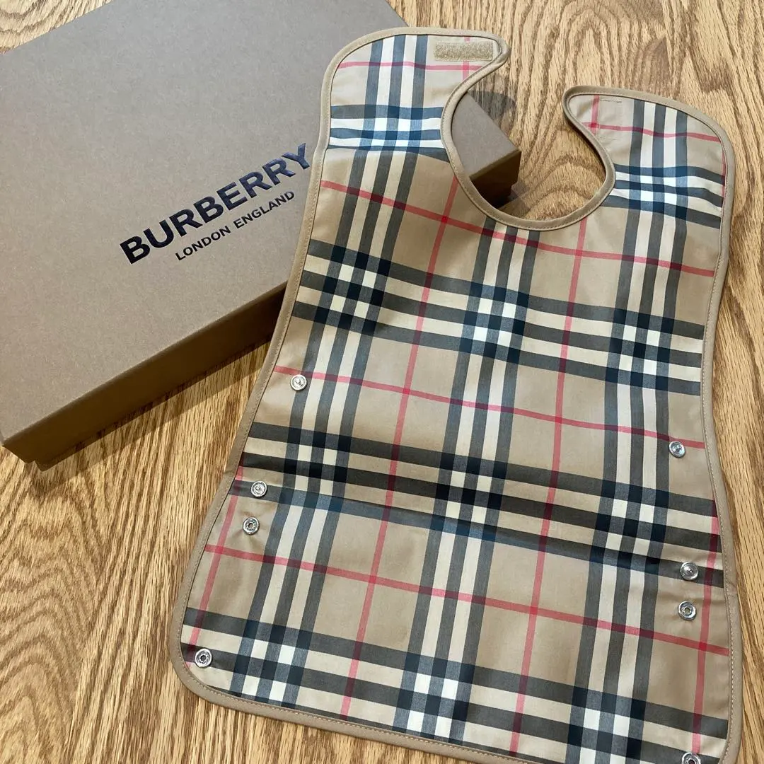 2026年最新】BURBERRY お食事エプロンの人気アイテム - メルカリ