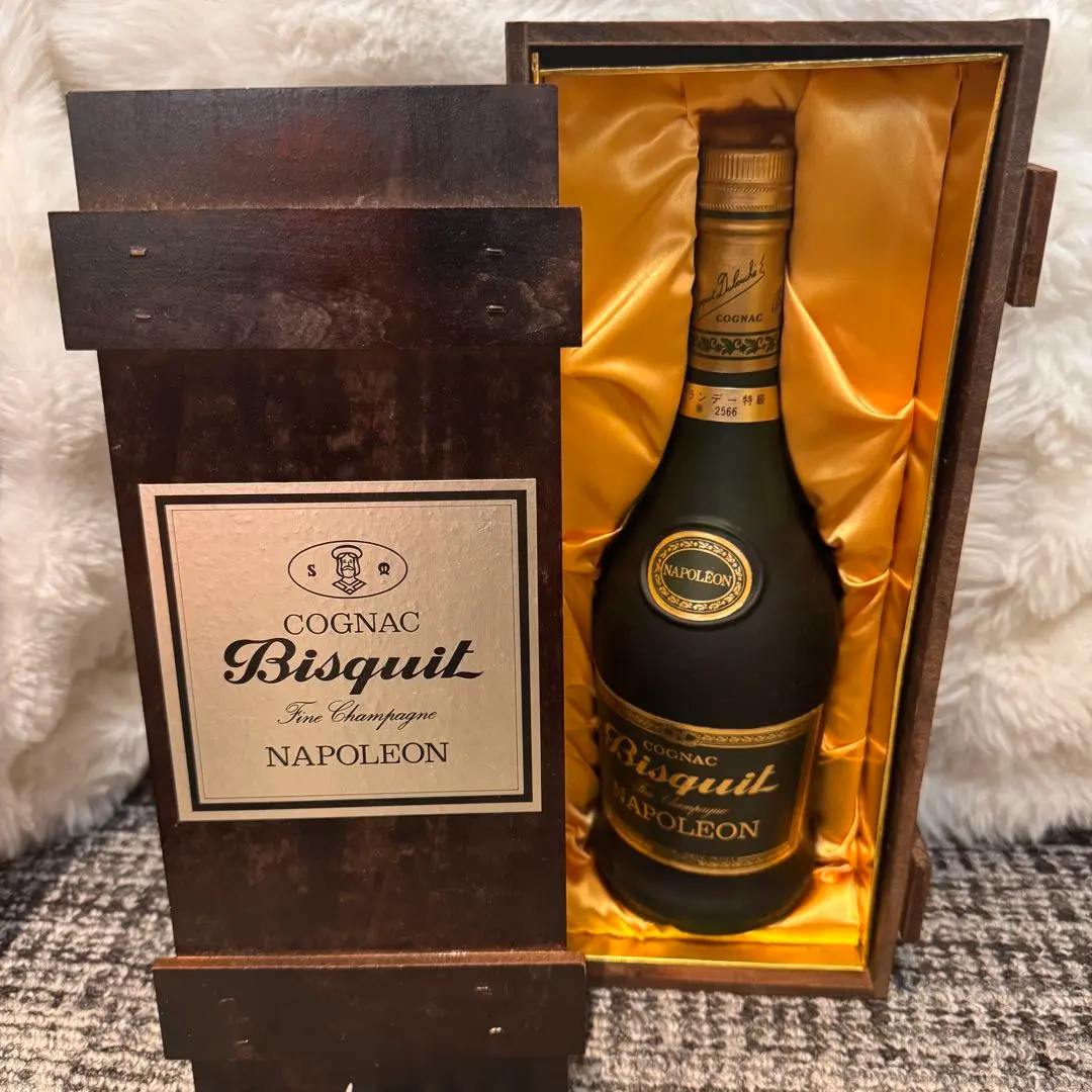 2026年最新】ナポレオンコニャック 木箱の人気アイテム - メルカリ