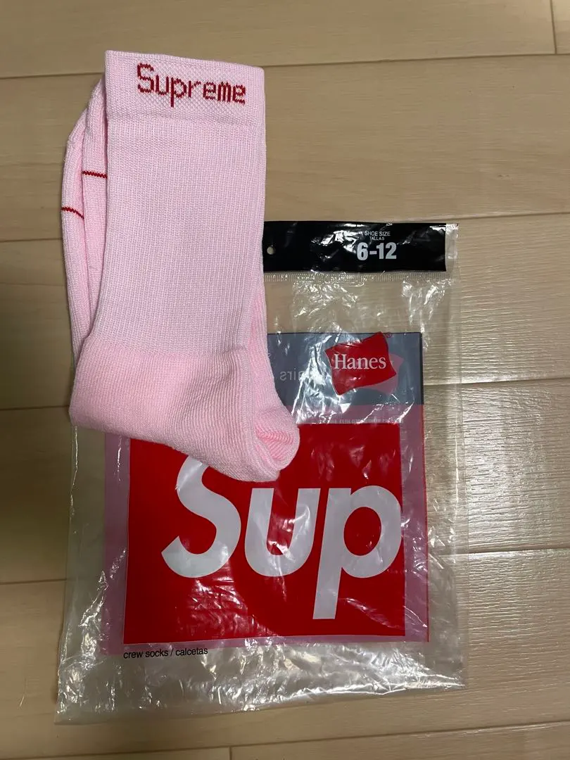 2026年最新】supreme 靴下 ピンクの人気アイテム - メルカリ